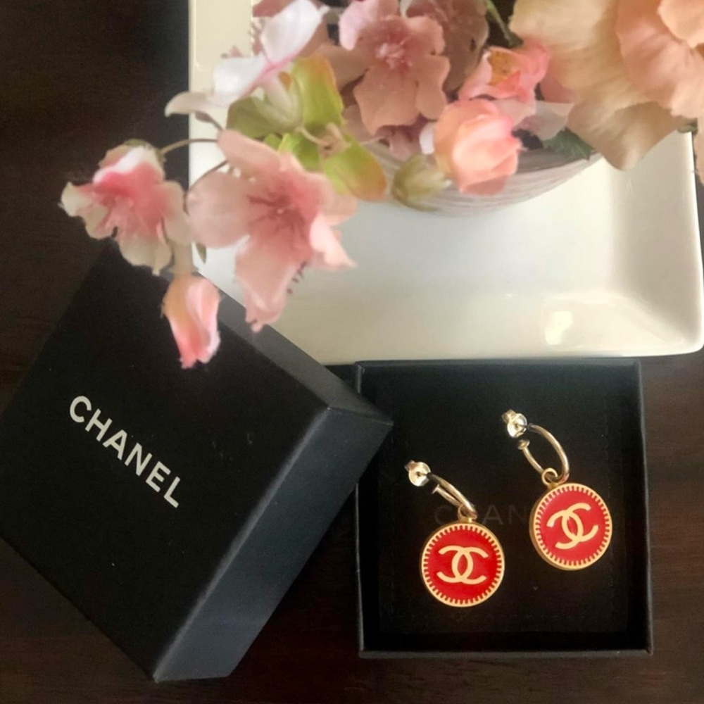 RARE 100% AUTHENTIC CHANEL EARRINGS